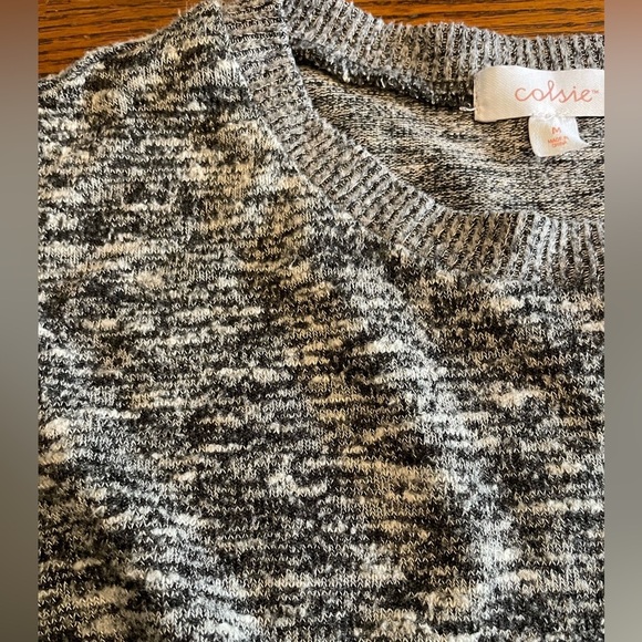 Colsie lightweight gray, black and cream crew neck sweater size Medium - Picture 4 of 6